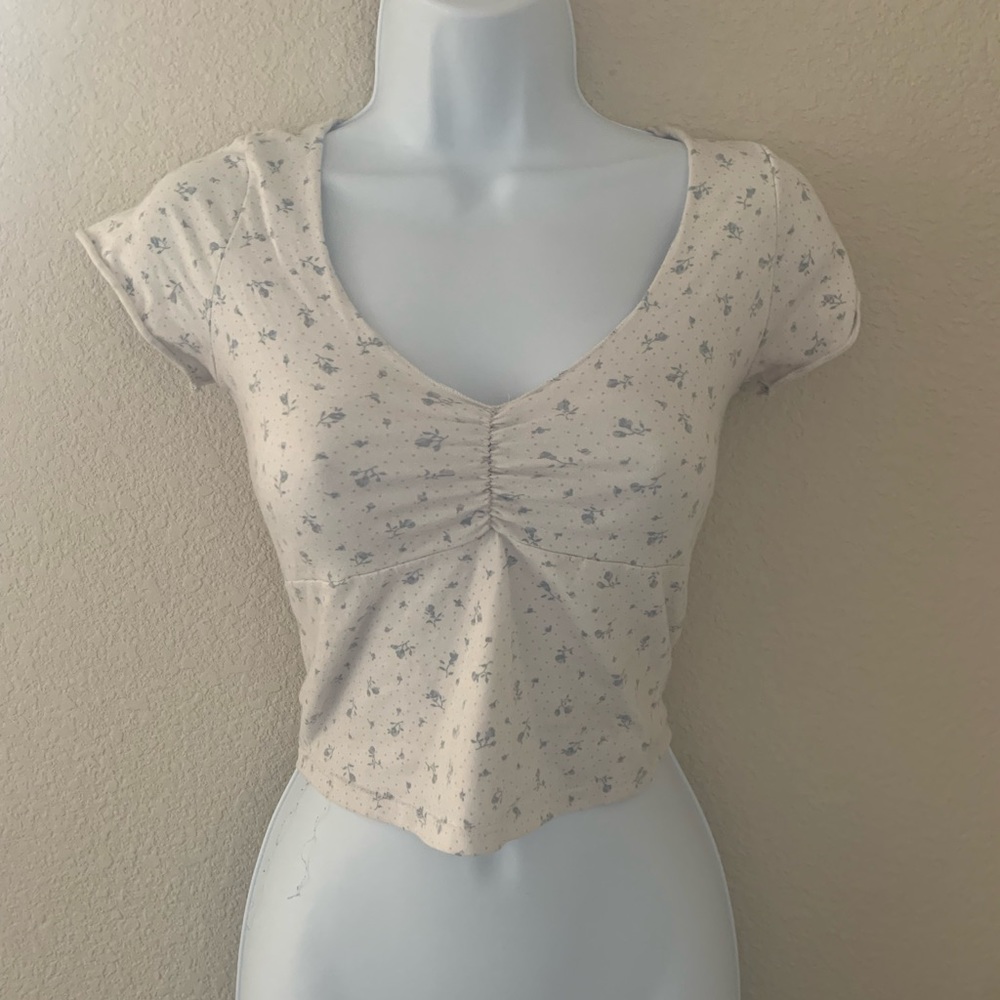 #BrandyMelville, one size fits all, white top with blue flowers